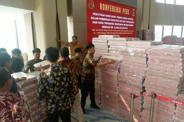 Fantastis! Tumpukan...