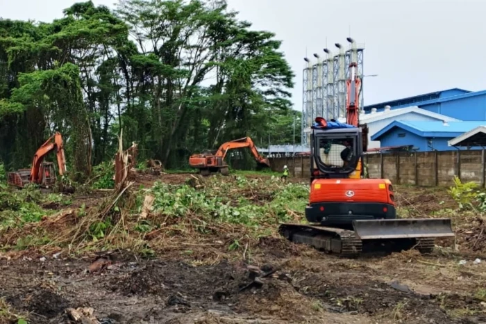 Land Clearing Dimulai,...