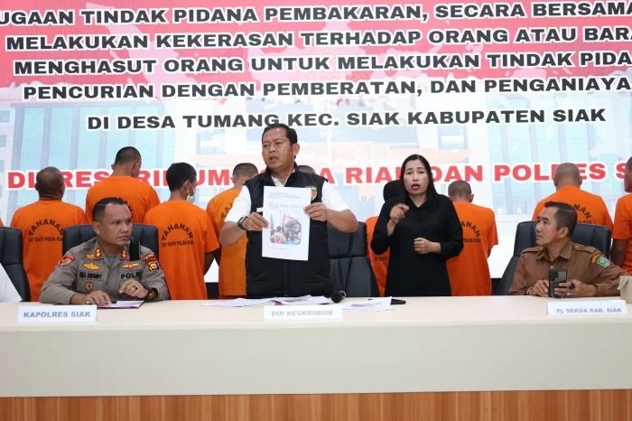 Polda Riau Tetapkan...