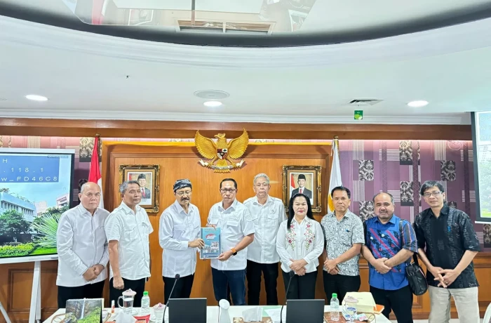 Dorong Sekolah Gratis...