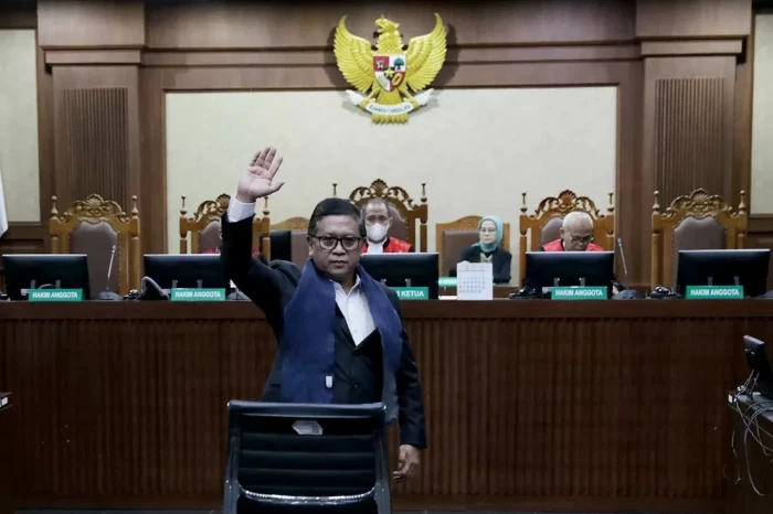Hasto Kristiyanto Divonis...
