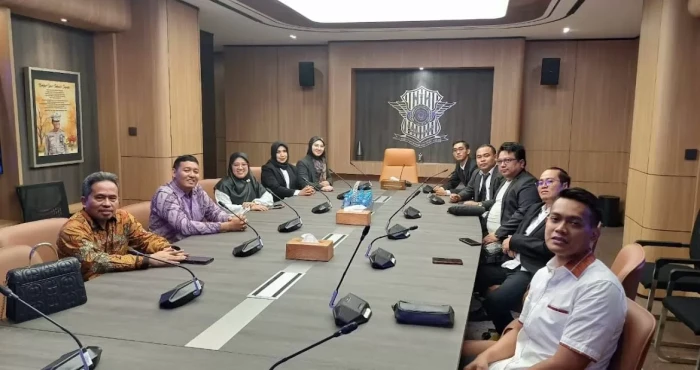 Perusahaan Didorong...