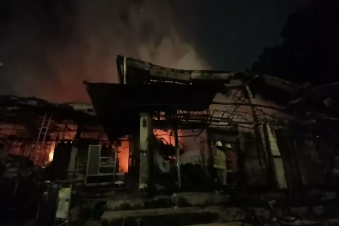Kebakaran Pasar Taman...
