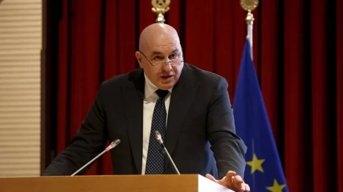Menhan Italia: Pemerintah...