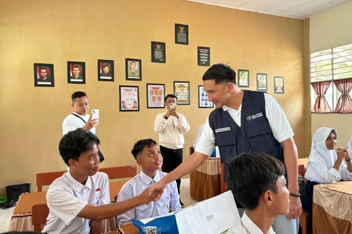 ASDP Gelar Relawan Mengajar...