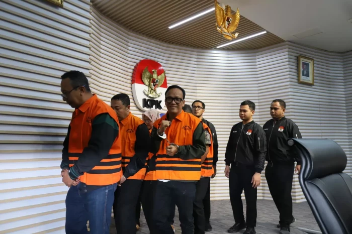 Noel Ebenezer dan 10...