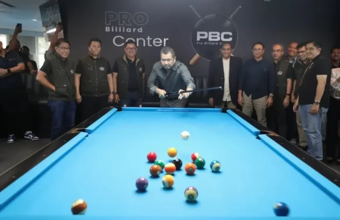 Hary Tanoesoedibjo Sambut...