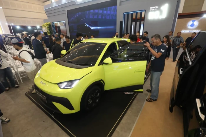 Hadir di GIIAS Surabaya...