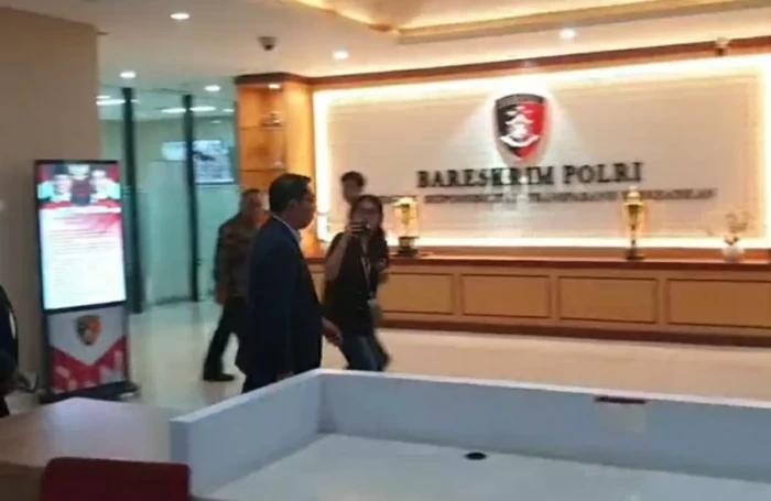 Ridwan Kamil Penuhi...