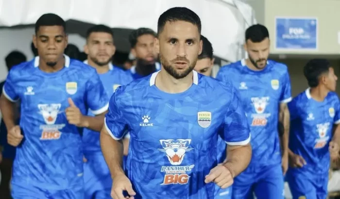 Laga Persib vs Borneo...