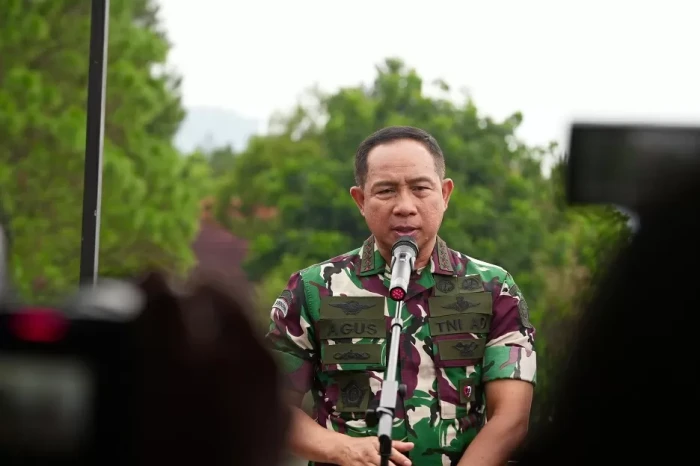 Panglima TNI Ajak Masyarakat...