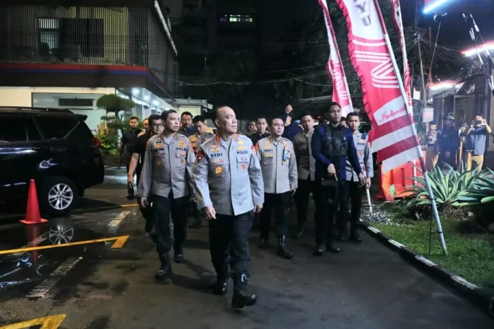 TNI-Polri Gelar Patroli...