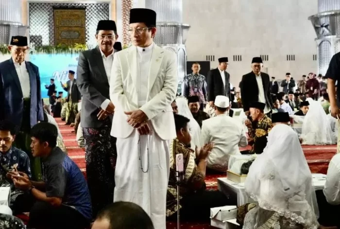 100 Pasangan Ikut Nikah...