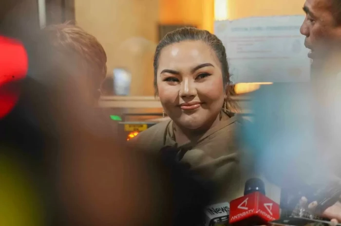 Lisa Mariana Sakit,...