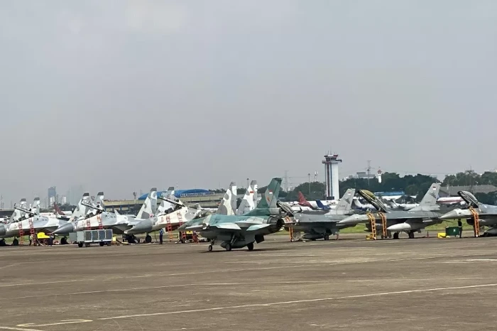 Puluhan Pesawat Tempur...