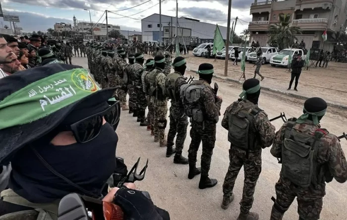 Hamas Tolak Serahkan...