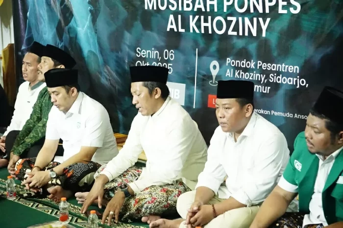 Tahlilan Ponpes Al Khoziny,...