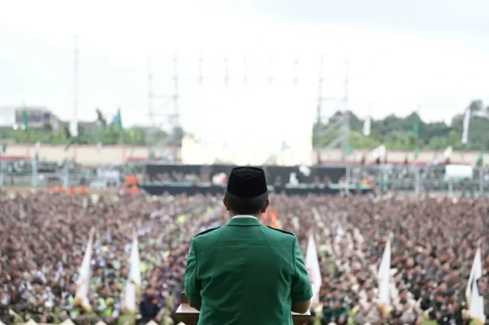Ketum GP Ansor Puji...