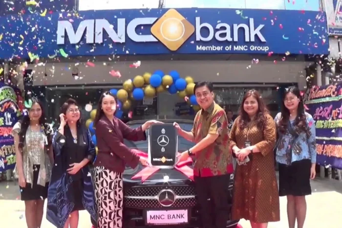 MNC Bank Serahkan Mercedes...