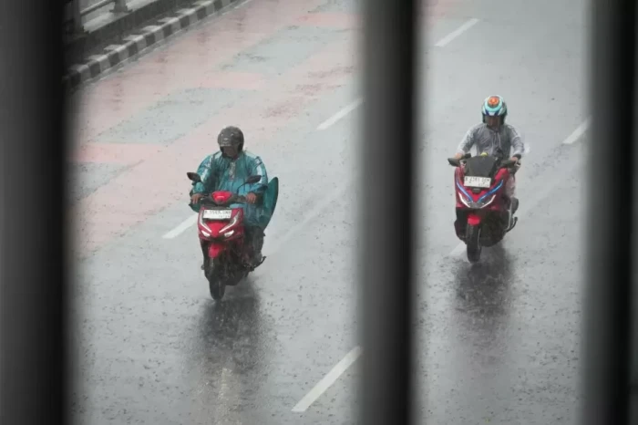 Hujan di Jakarta Mengandung...