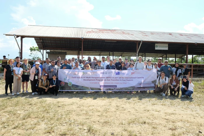 Delegasi dari 9 Negara...