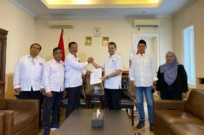 DPP Partai Perindo Serahkan...