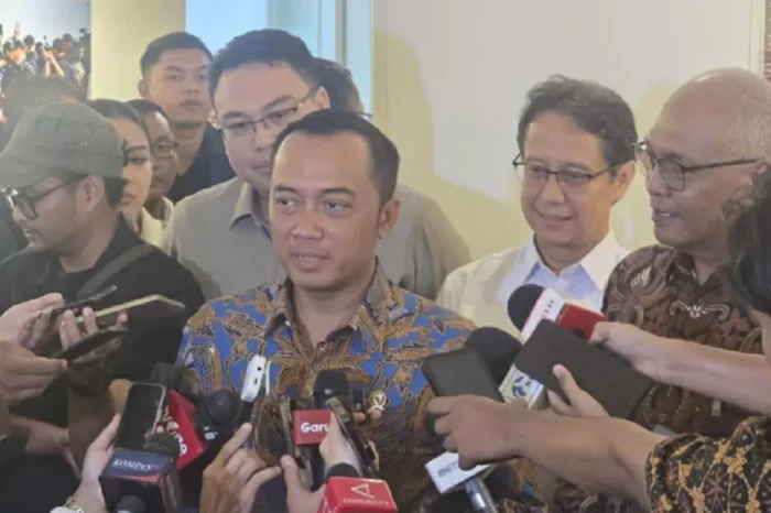 Prabowo Bertolak ke...