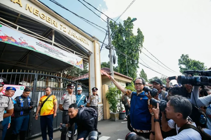 Ledakan SMAN 72 Jakarta,...