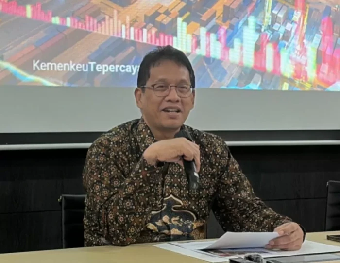 Purbaya Ngotot Tak Mau...
