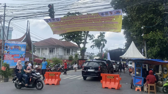 Jalan Ampera Raya Ditutup,...