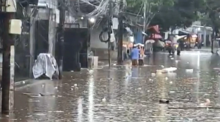 Banjir di Pasar Warung...