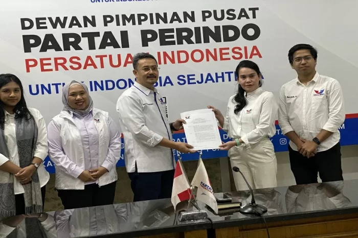 DPP Perindo Serahkan...
