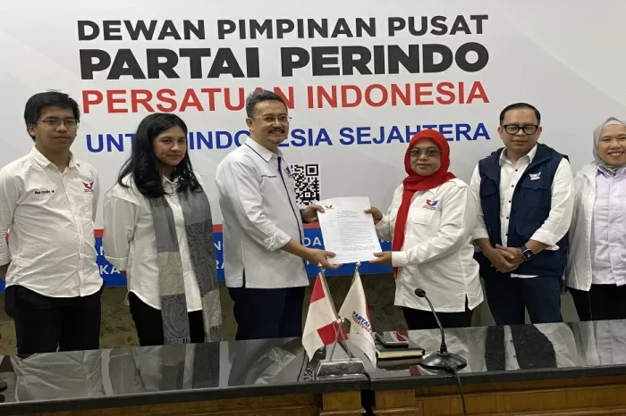 Partai Perindo Serahkan...