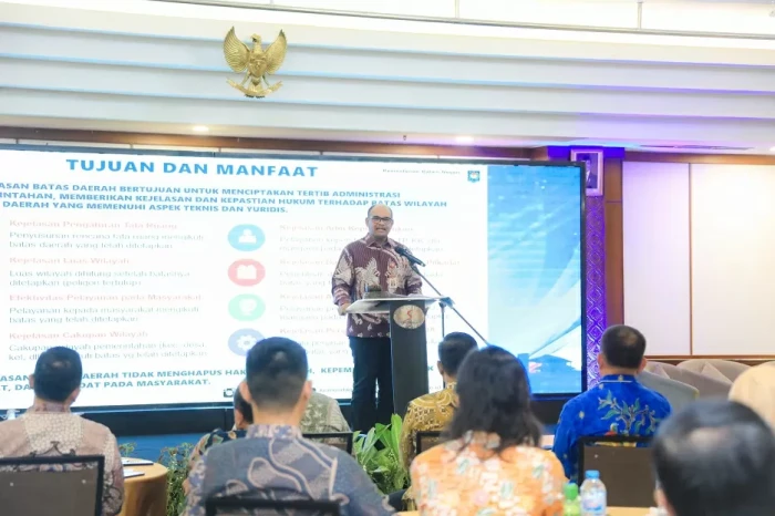 Kemendagri Perkuat Data...