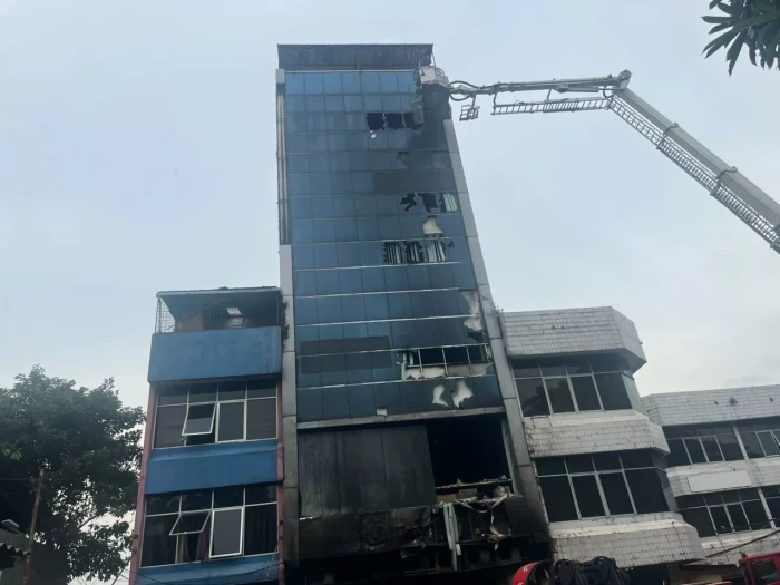 Kebakaran Gedung Tewaskan...