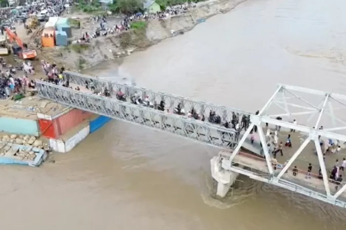 Tangis Haru Warga Aceh...