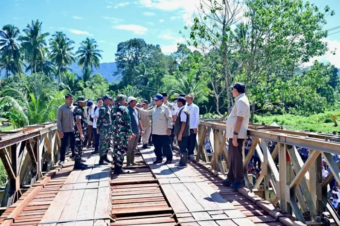 Prabowo Cek Jembatan...