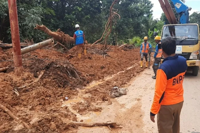Cuaca Ekstrem Masih...