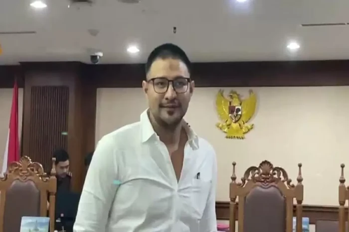 Ammar Zoni Tampil Klimis...