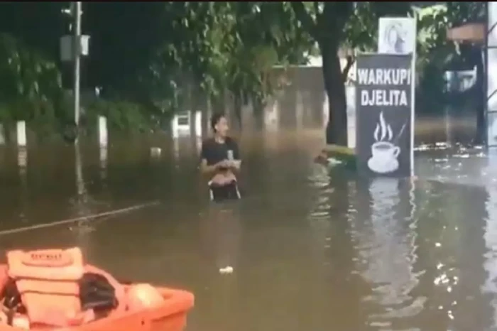 Banjir Kepung 16 Kecamatan...