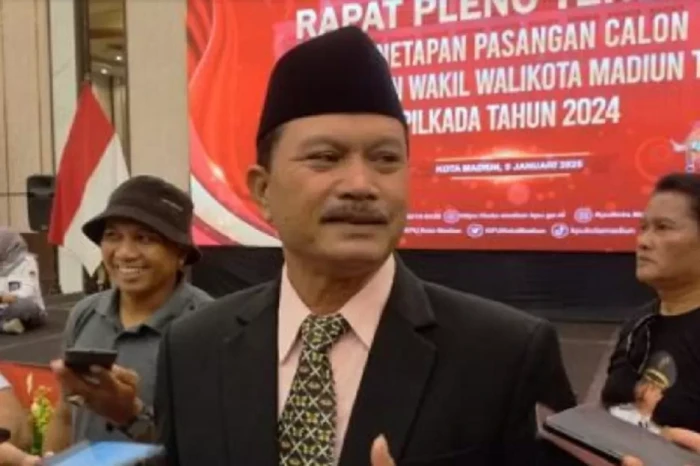 Wali Kota Madiun Maidi...