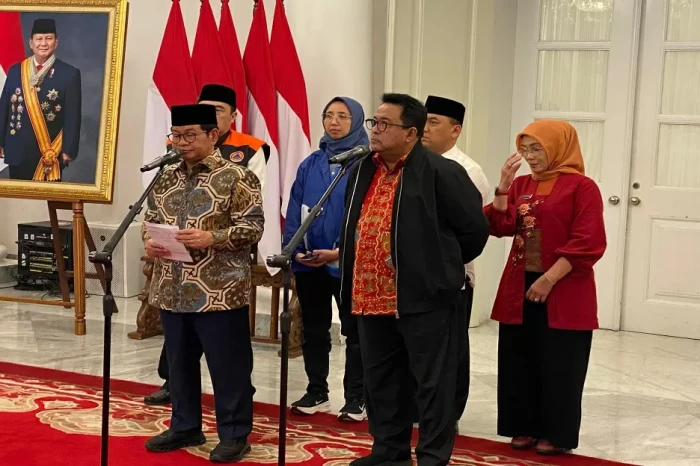 Presiden Akan Bentuk...