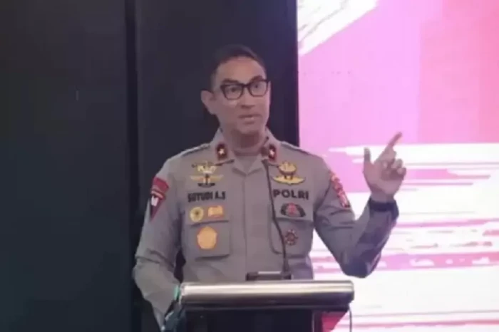 Gas Tertawa Tren di...