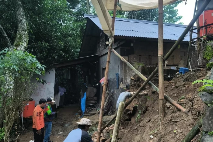 Pergeseran Tanah Rusak...