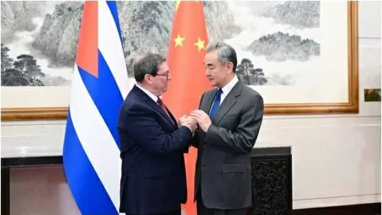 China Dukung Kuba di...