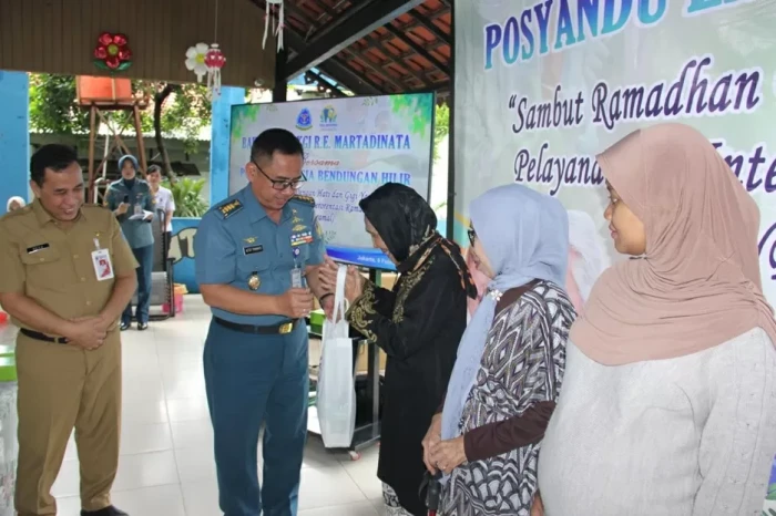 TNI AL Peduli Lansia,...