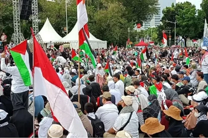 Survei Median: 55,7%...