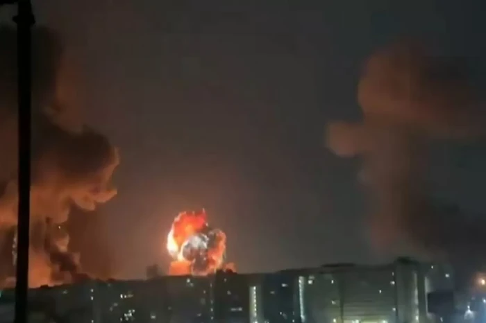 Bandara Teheran Terbakar...