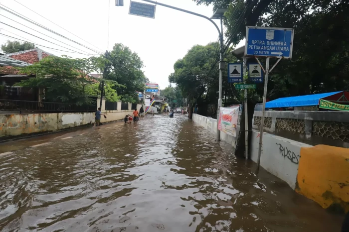 Banjir Jakarta, 64 RT...
