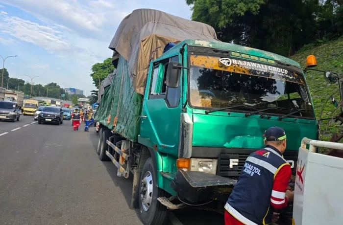 Kronologi Tabrakan Beruntun...